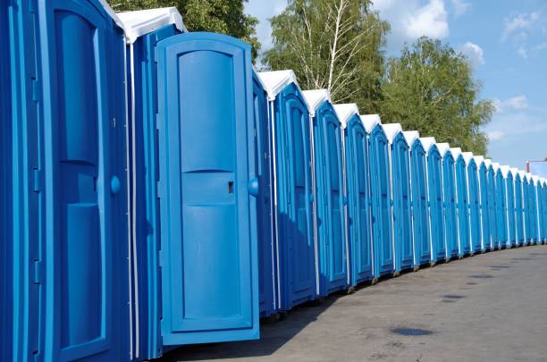 Portable Toilet Options We Offer in Saratoga, WY